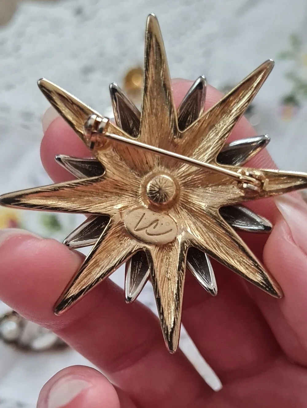 Lot of 12 Vintage Brooches & Pins